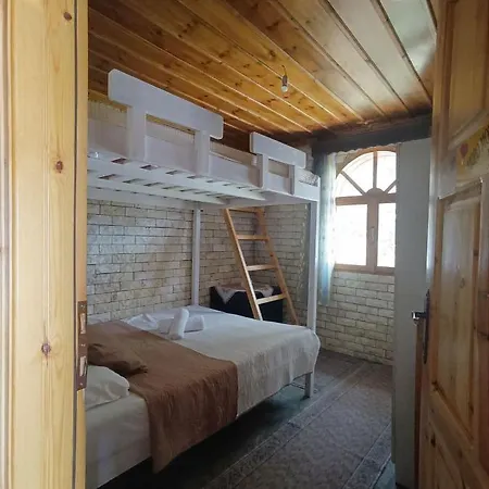 Mountain House Kastro *
